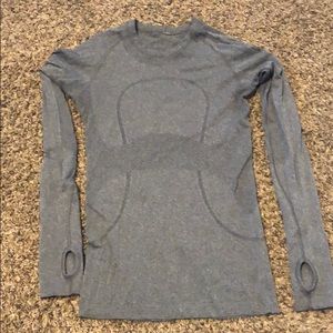Lululemon run swiftly long sleeve size 4 gray